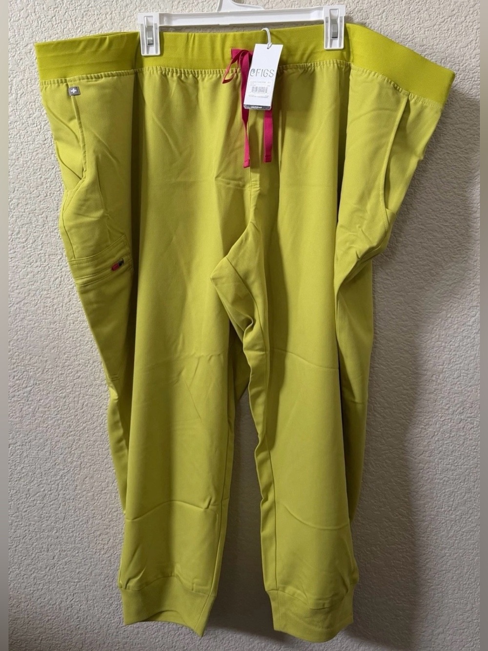 FIGS Women’s Size 6XL Petite Zamora Jogger scrub pant  •neon green